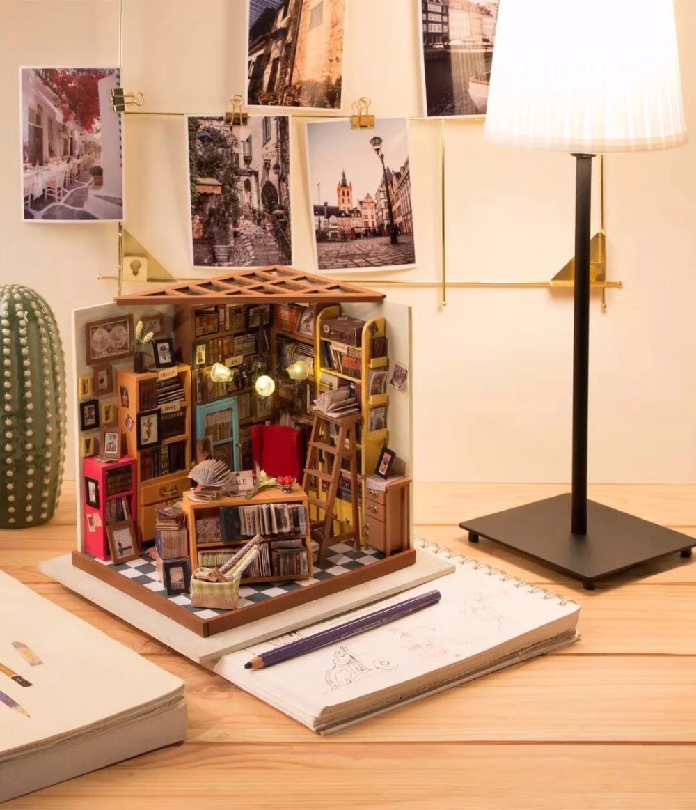 Rolife Sam's Study Library DIY Miniature House Kit DG102