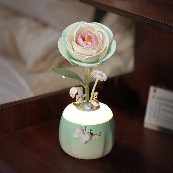 AF02S-2 Mintyย Camelliaย Lamp