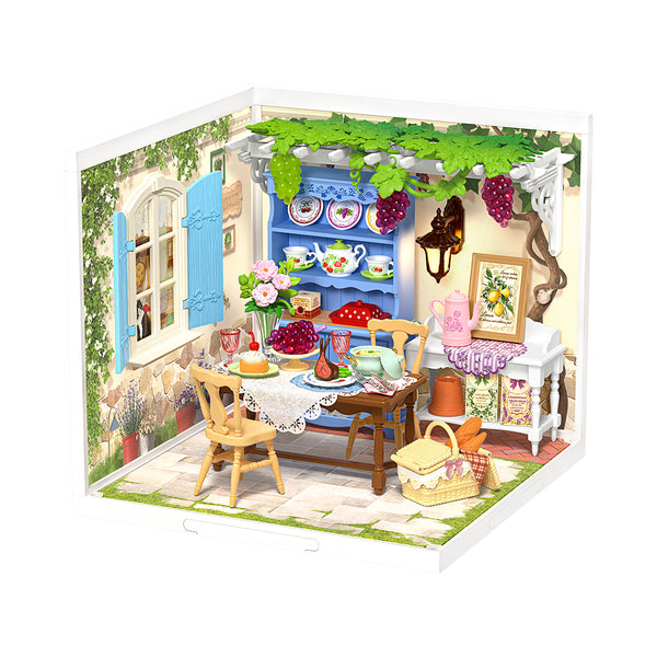 DW025-1 Rolife Midsummer Dream Yard DIY Miniature House DW025