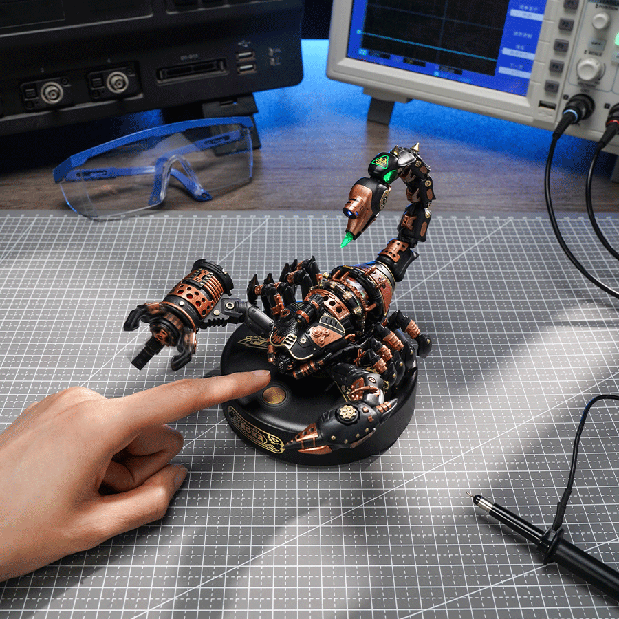 MI04-1 Emperor Scorpion