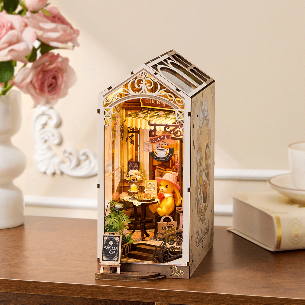 TGB15-2 Holiday Café