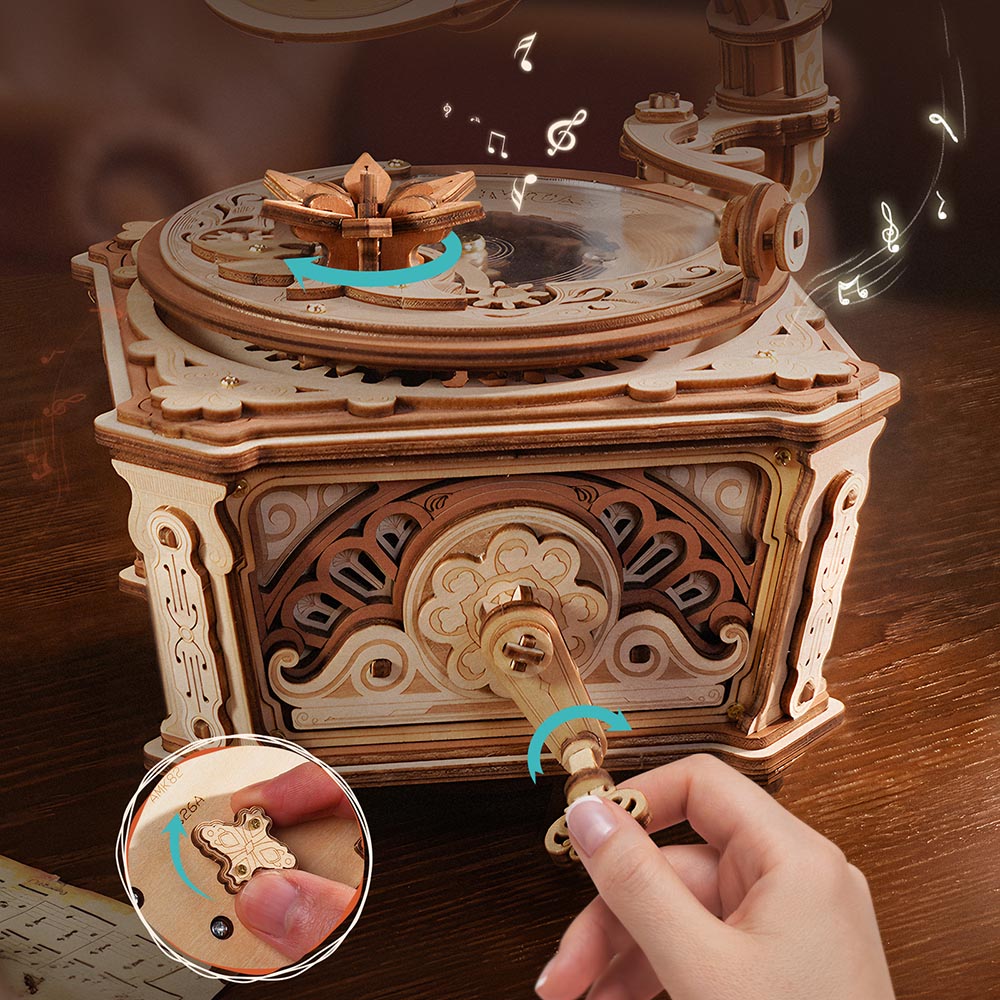 AMK82-3 Diva Gramophone