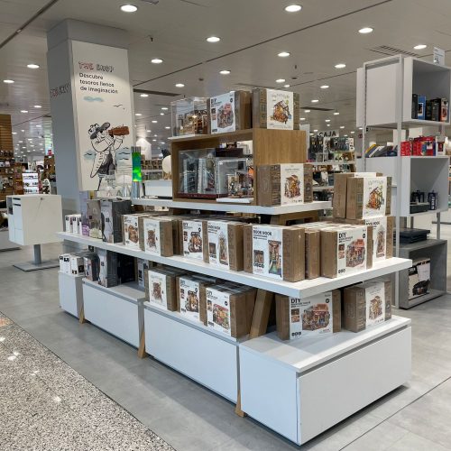 robotime Partner Stores wooden puzzle and diy miniature house